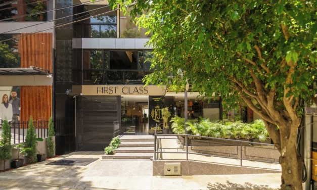 First Class Hotel by 5 Host