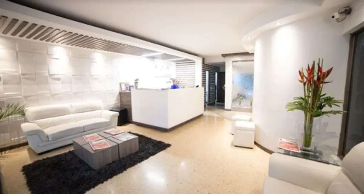 Aparta Suites Torre Poblado