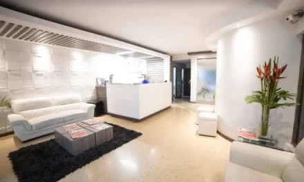 Aparta Suites Torre Poblado