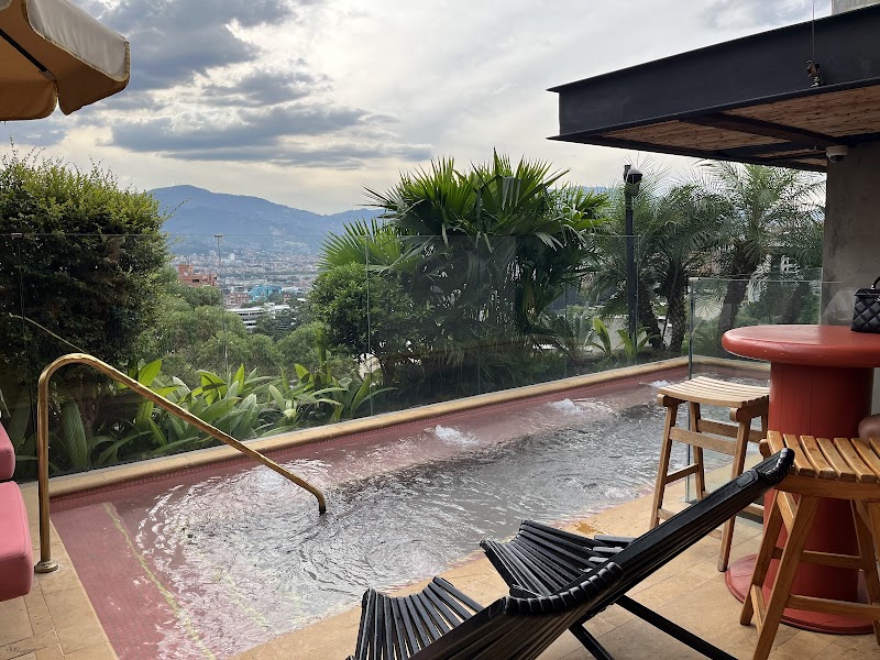 23 Hotel room or amenity in Provenza