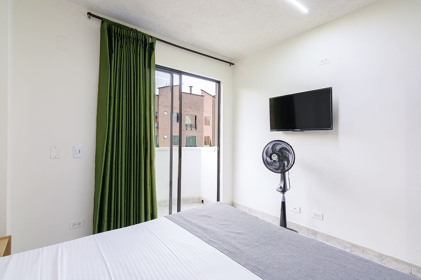Hotel Balcones del Estadio Medellin 2