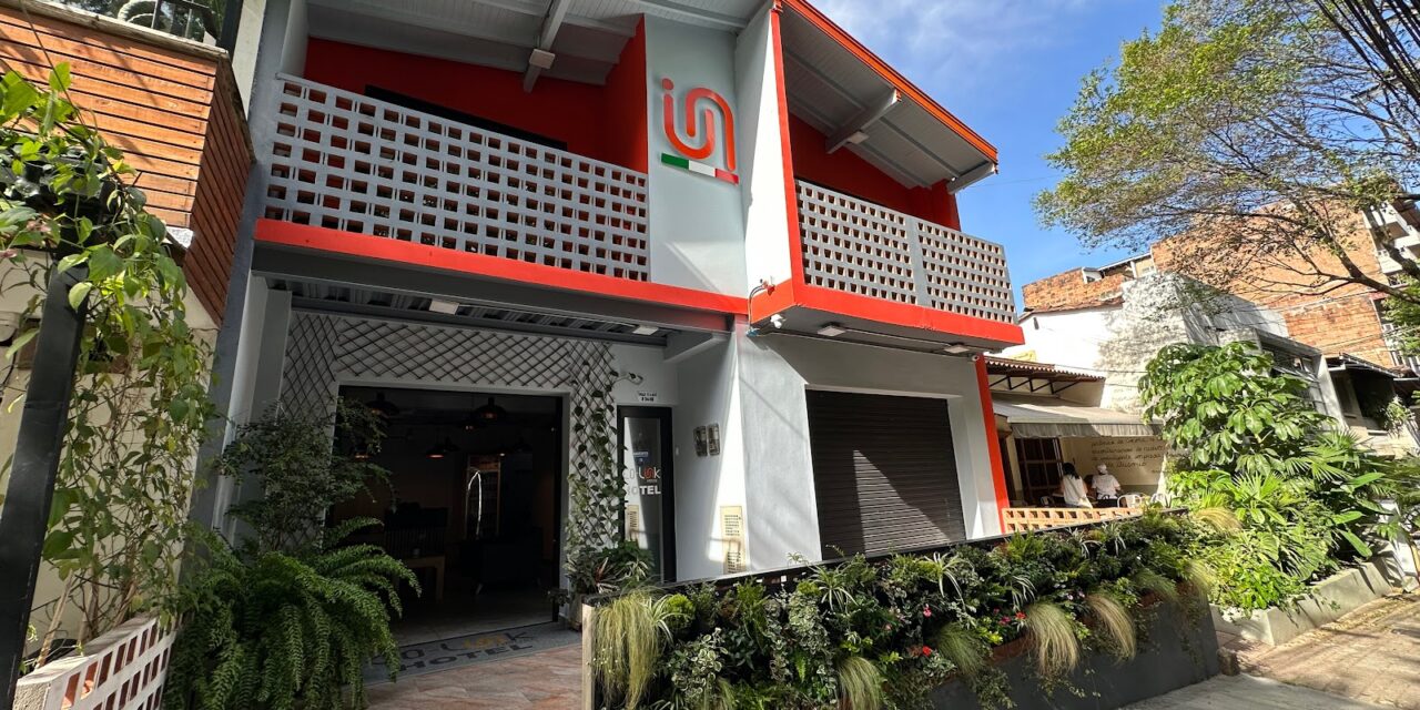 Co-Link House Hotel