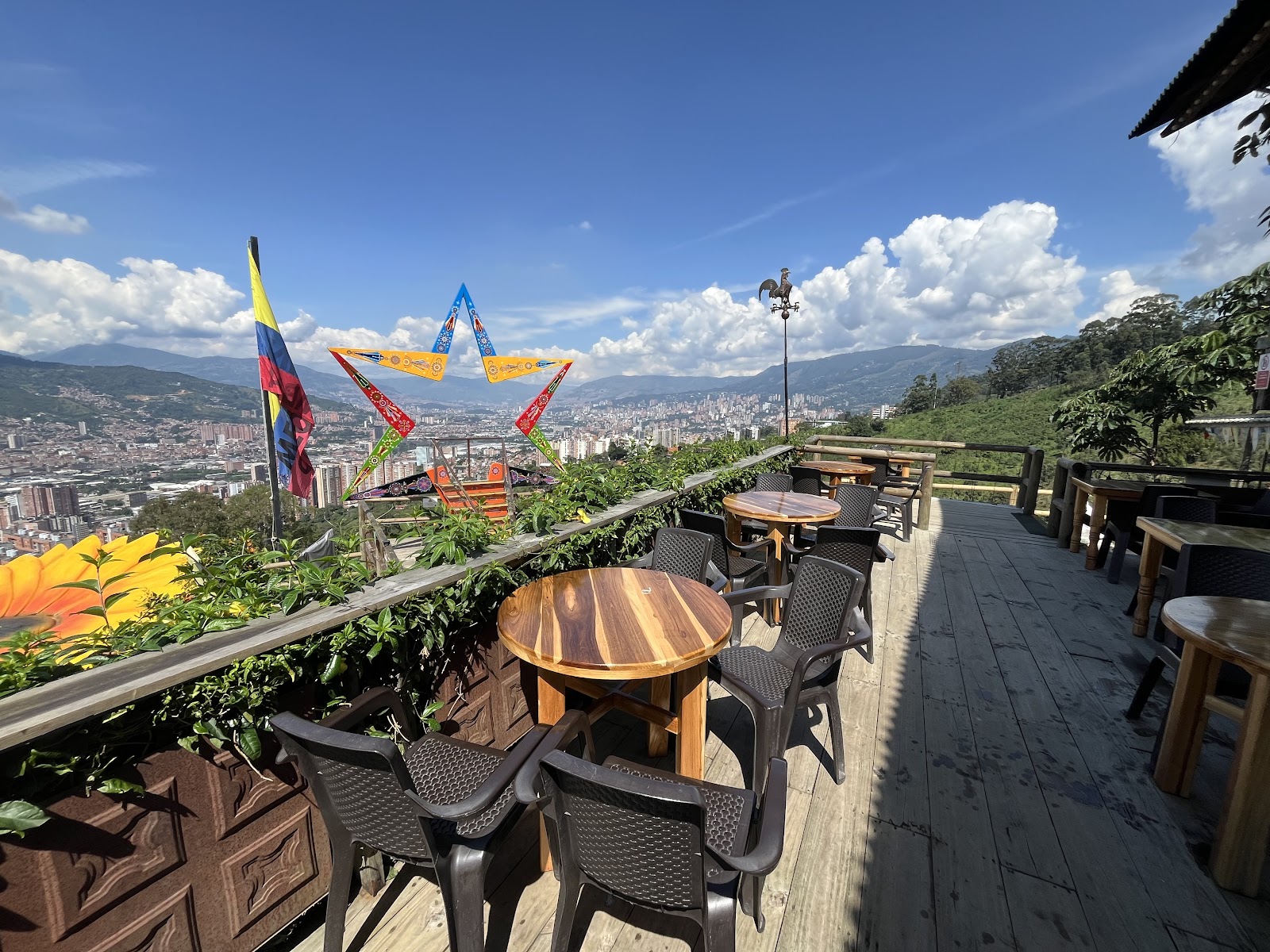 The Eight Wonder Bar in La Bahia, Medellín